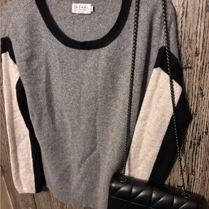 Velvet by Graham and Spencer Women's Gray, Black, and Cream cashmere sweater M